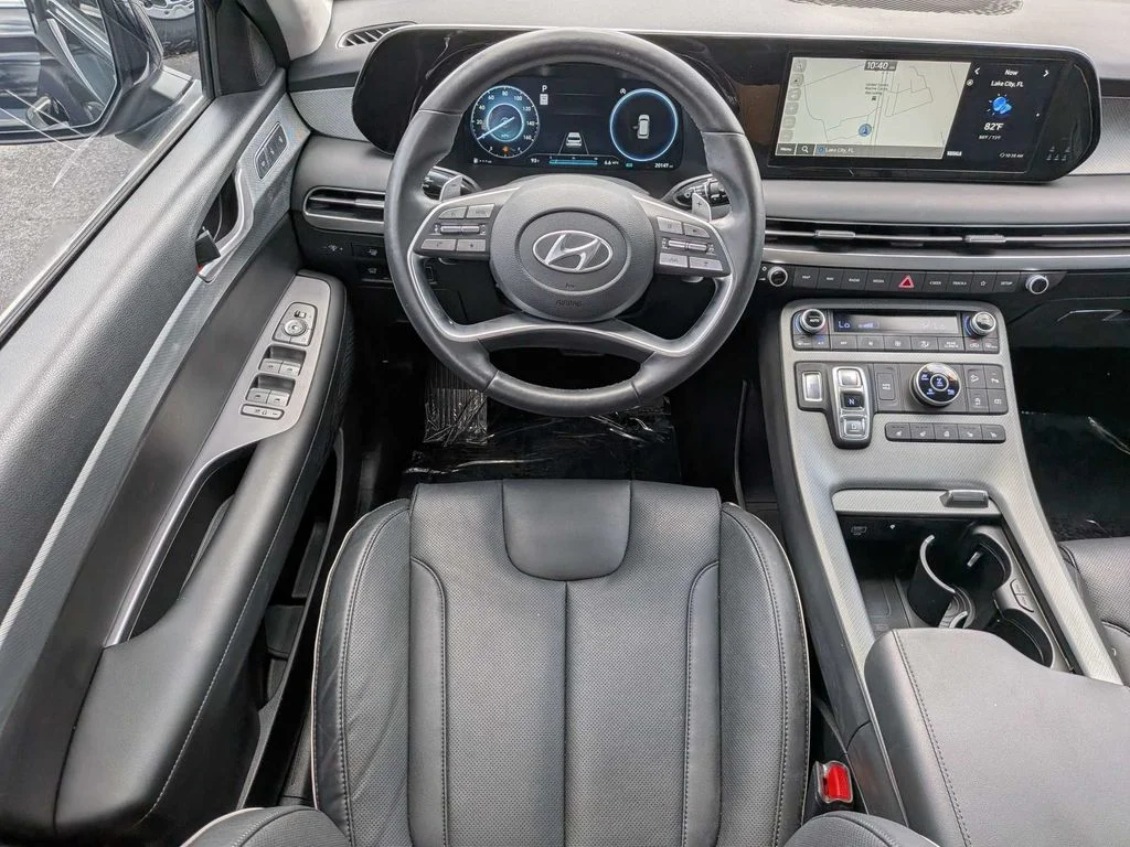 Used 2025 White Hyundai SEL Premium image 17