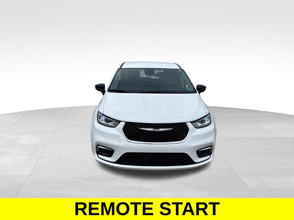 Used 2024 Bright White Clearcoat Chrysler Touring L image 9