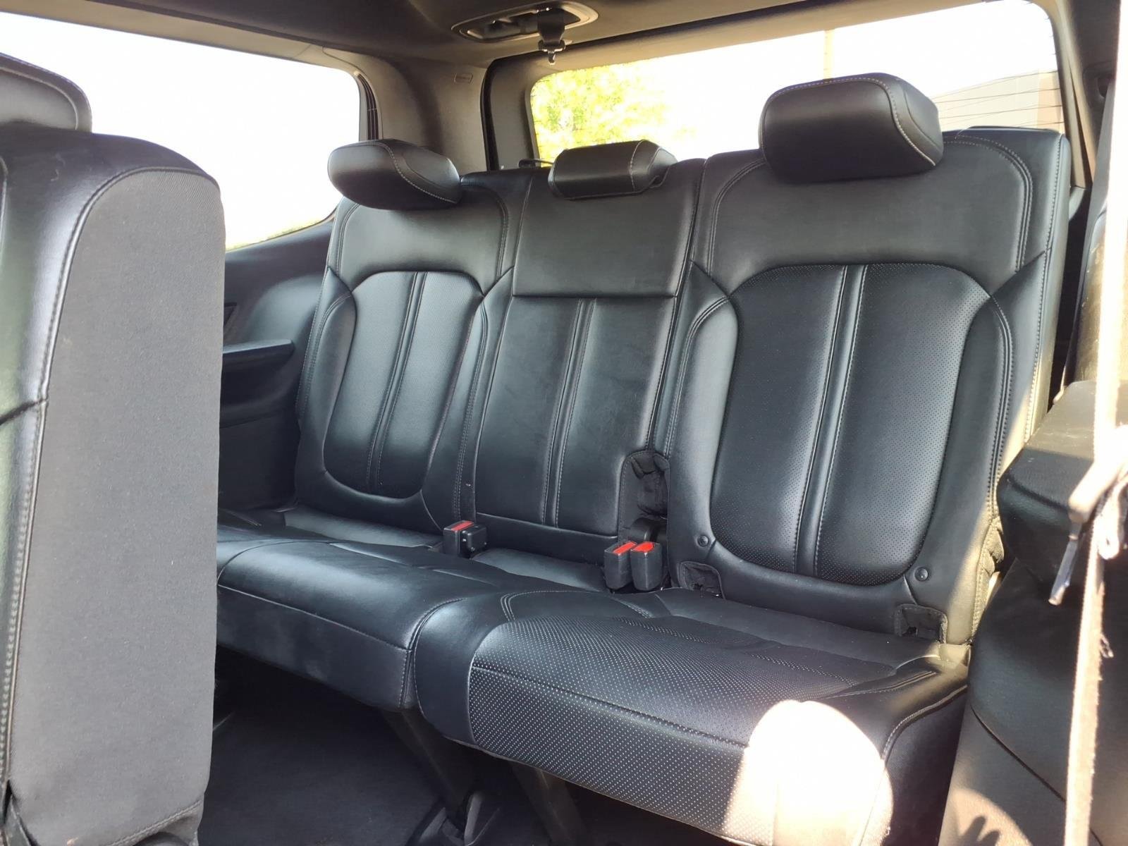 Used 2022 Diamond Black Crystal Pearlcoat Jeep Series III image 22