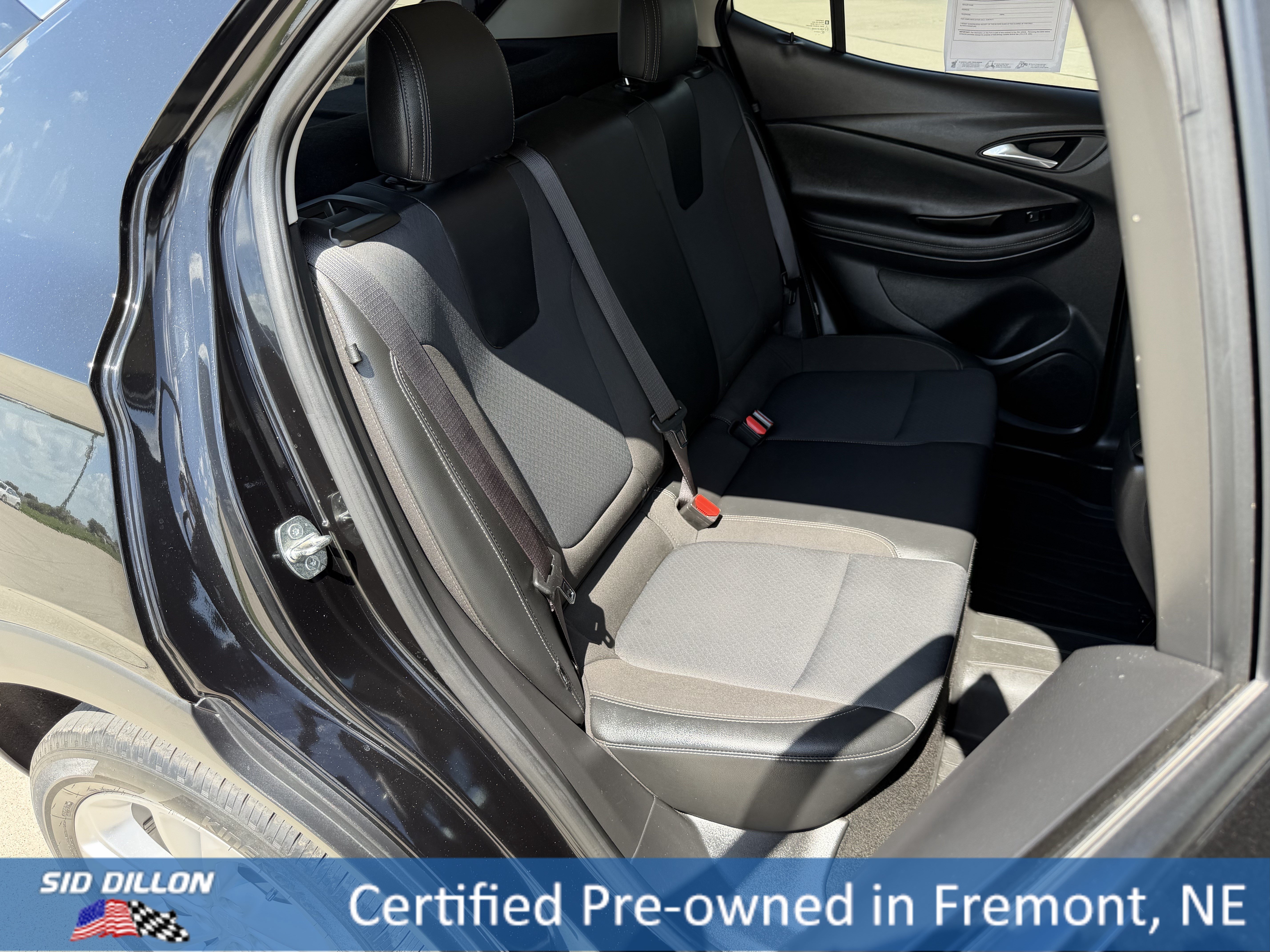 Used 2022 Ebony Twilight Metallic Buick Preferred image 9