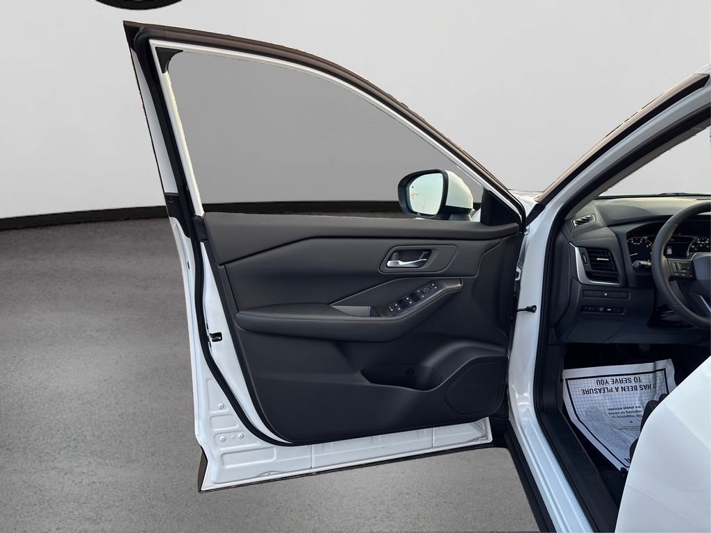 2026 Nissan Rogue SV - Photo 14