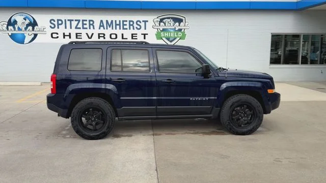 Used 2016 Blue Jeep Sport image 10