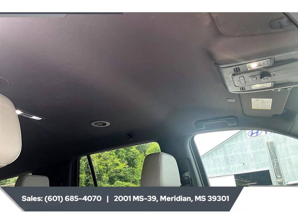 Used 2021 Summit White Chevrolet Z71 image 16