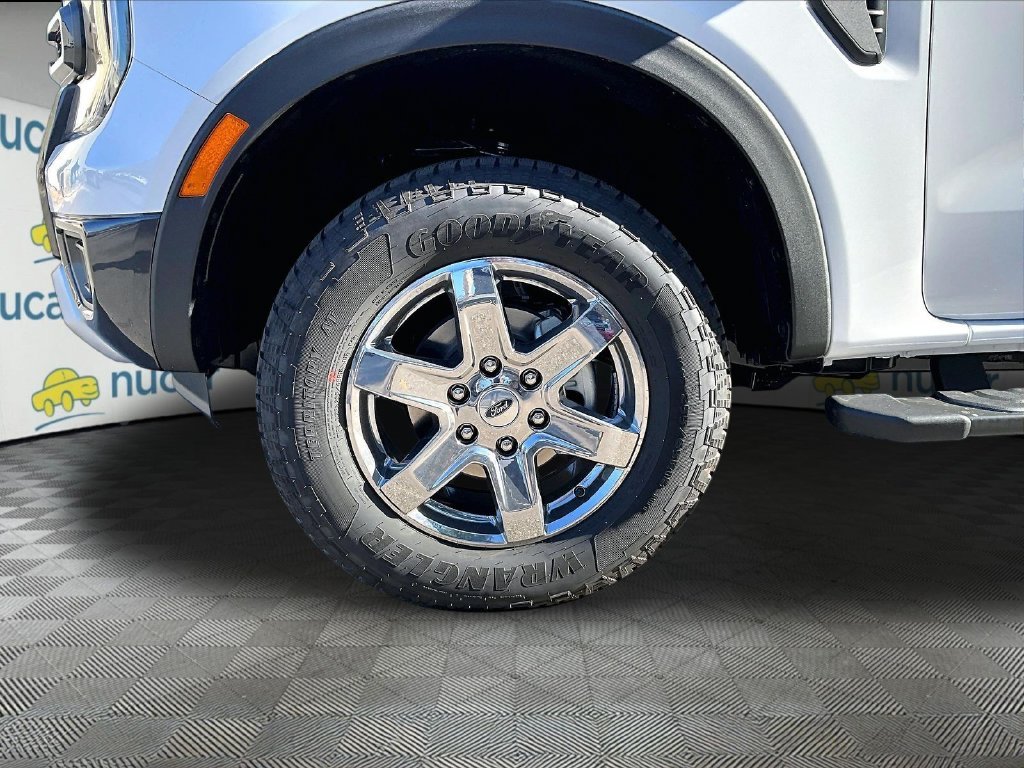 New 2026 Oxford White Ford XLT image 13