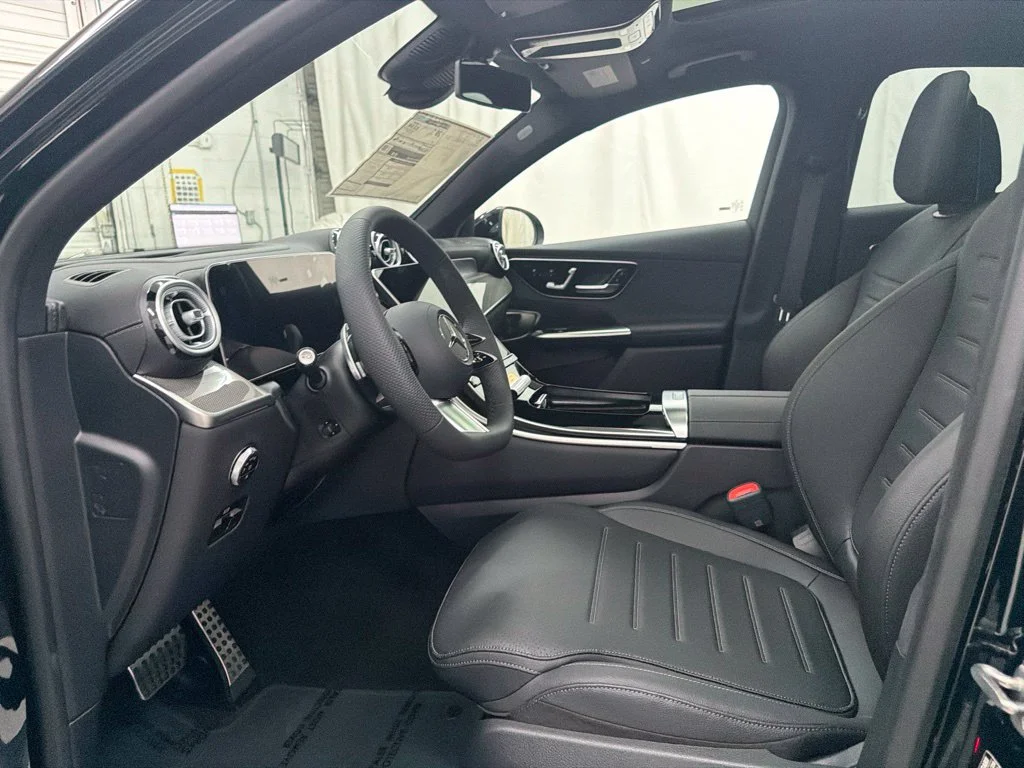 New 2027 Black Mercedes-Benz GLC 300 Coupe image 12