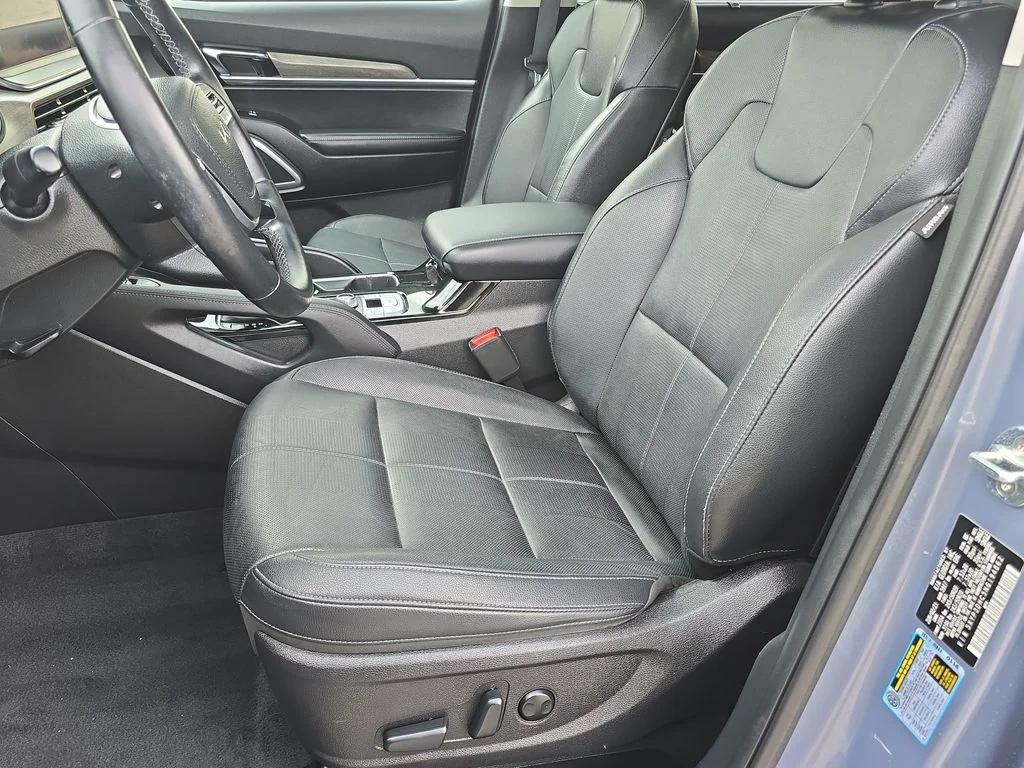 Used 2022 Silver Kia EX image 17