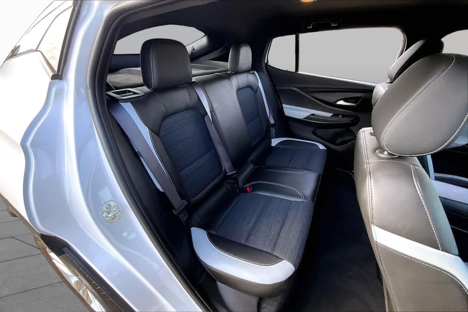 Used 2024 White Frost Tricoat Buick Preferred image 19