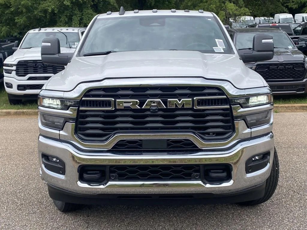 New 2026 Bright White Clear-Coat Exterior Paint RAM Tradesman image 2