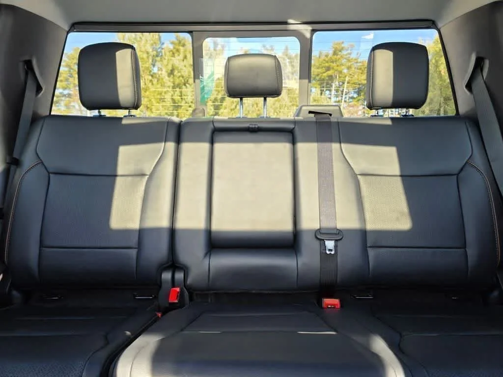 New 2026 Oxford White Ford LARIAT image 21
