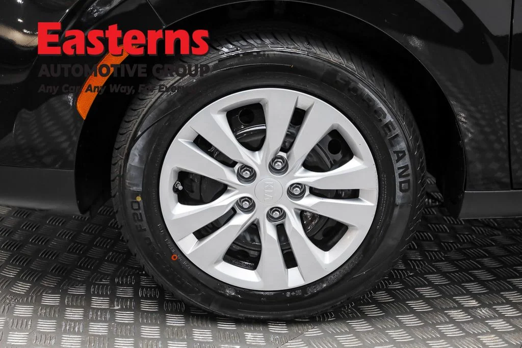 Used 2021 Black Kia LX image 31