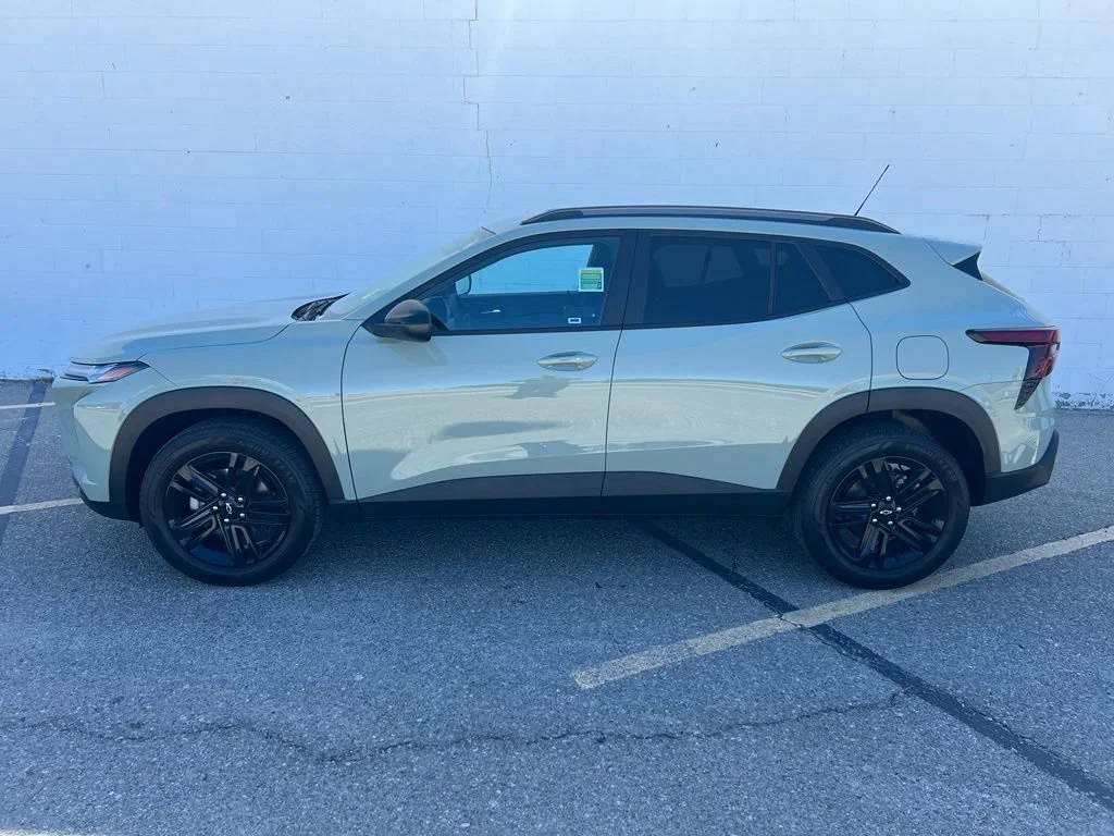 New 2026 Cacti Green Chevrolet ACTIV image 2