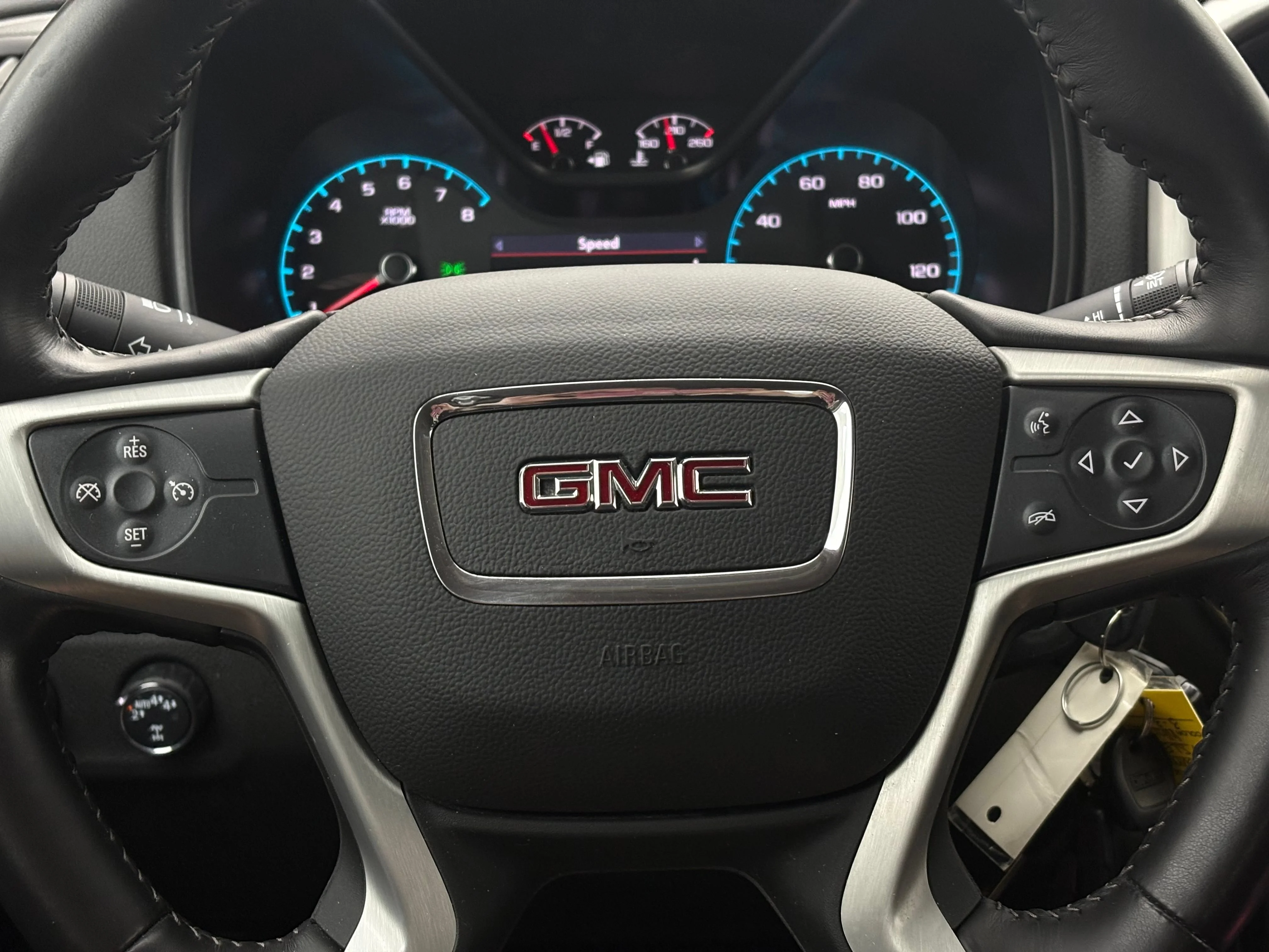 Used 2020 SUMMIT WHITE GMC 4WD SLE image 18