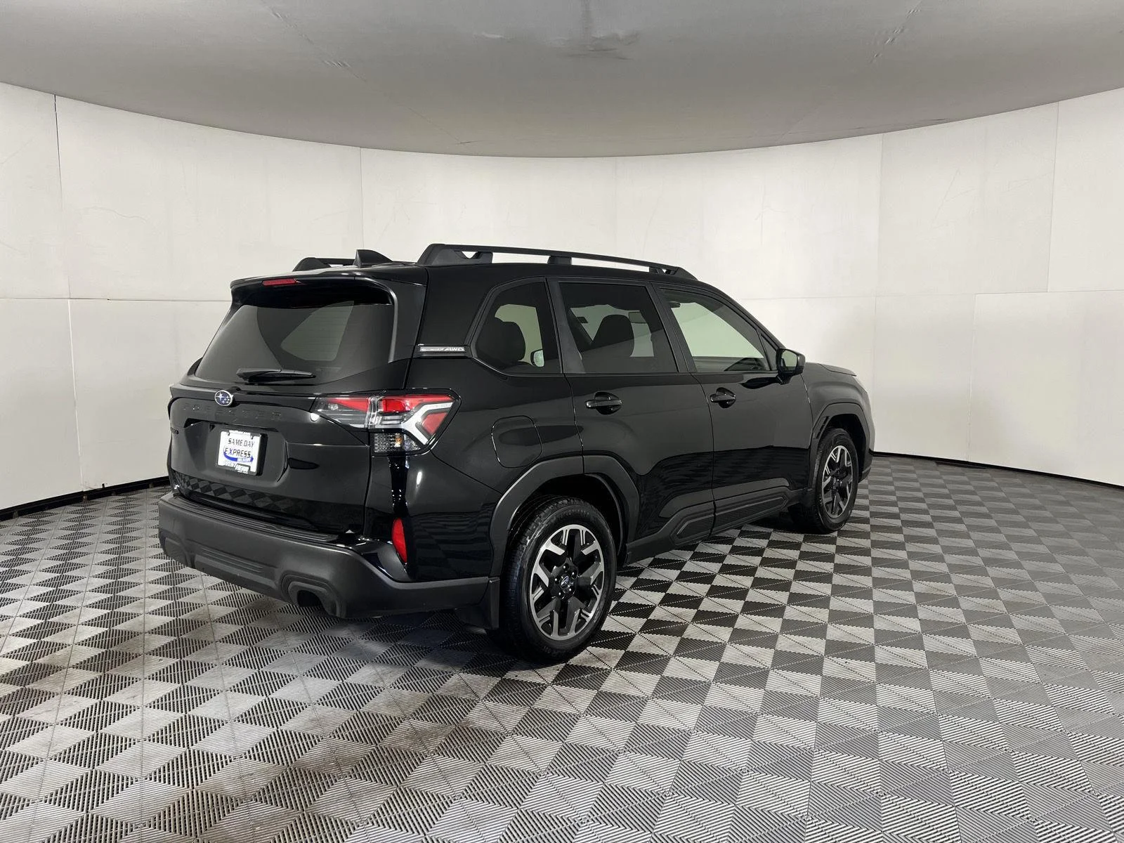 Used 2025 Crystal Black Silica Subaru Premium image 10