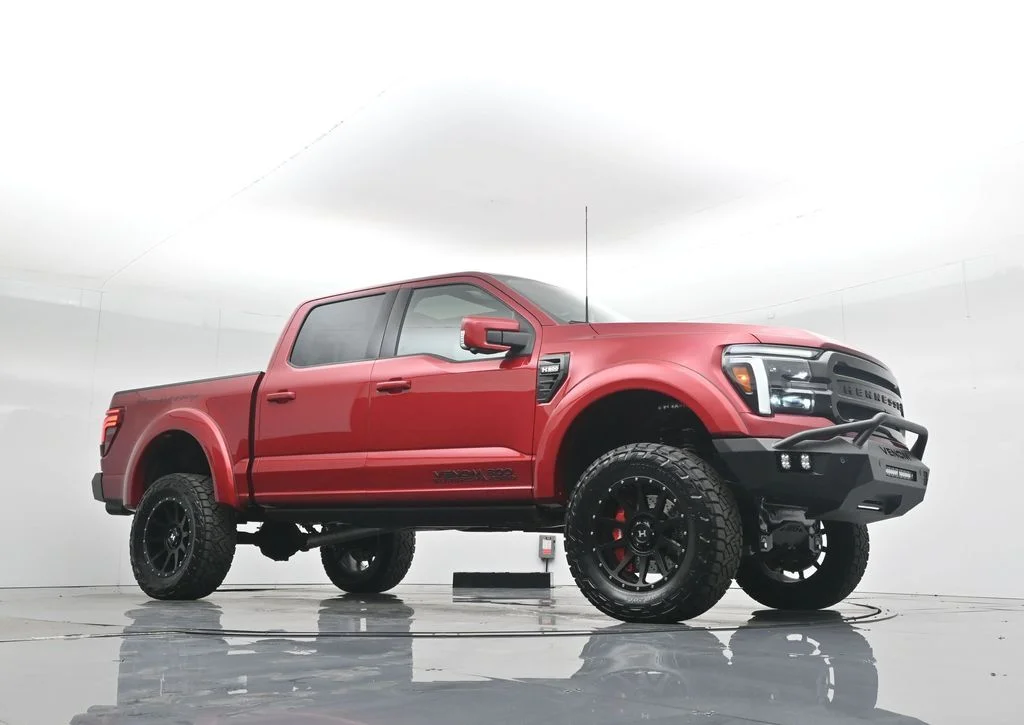 New 2025 Rapid Red Metallic Tinted Clearcoat Ford Lariat image 3