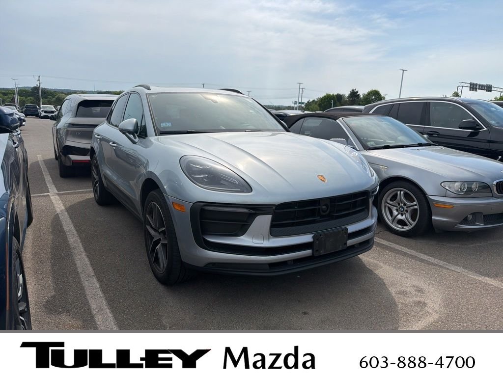2022 Porsche Macan -'s photo