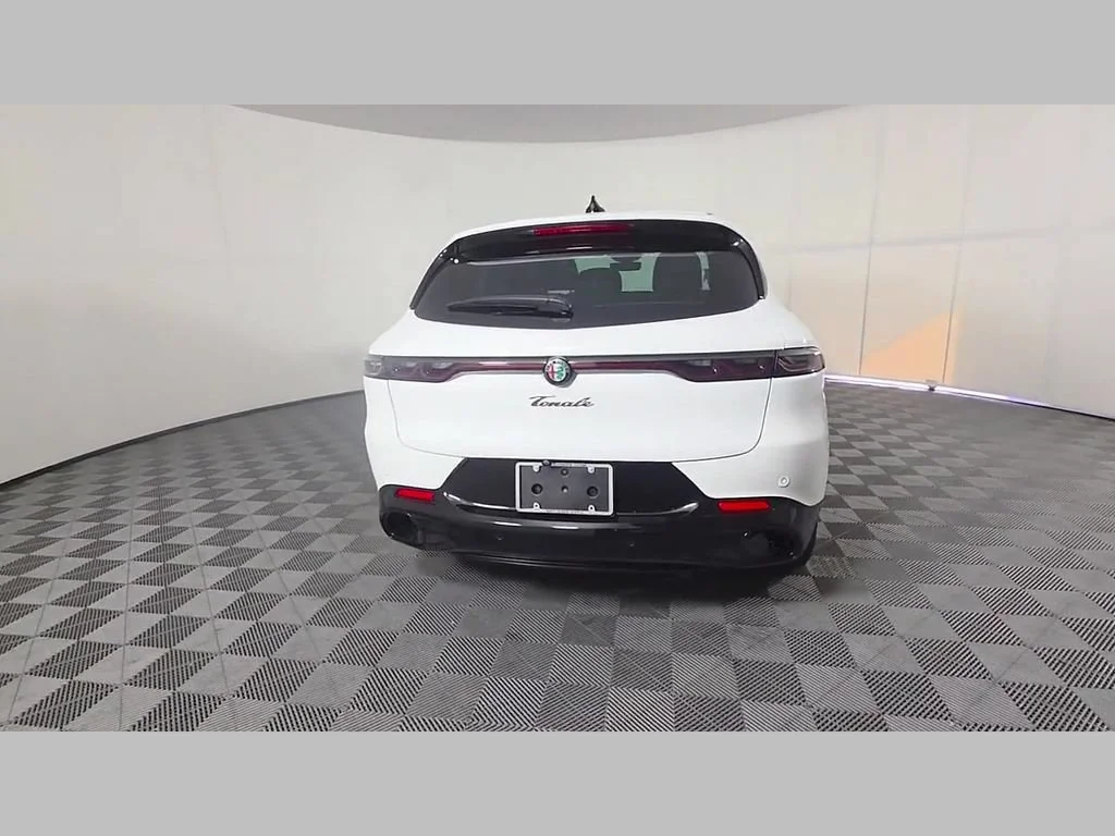 Used 2025 Milano White Alfa Romeo Base image 42