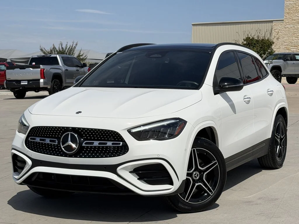 Used 2025  Mercedes-Benz GLA 250 image 2