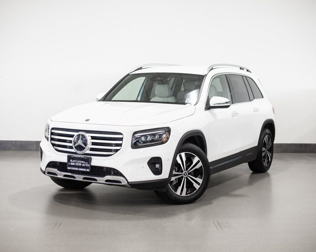 2025 Mercedes-Benz GLB GLB 250 4MATIC's photo
