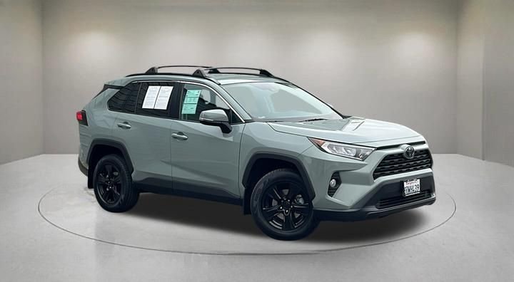 2020 Toyota RAV4 XLE