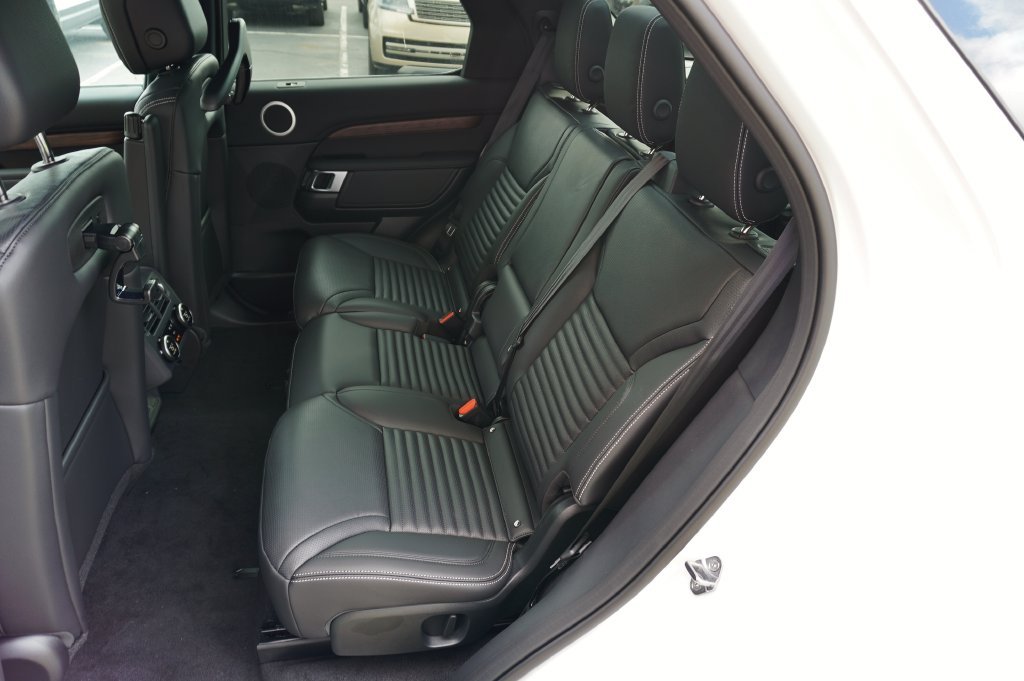 New 2026 Fuji White Land Rover S image 29