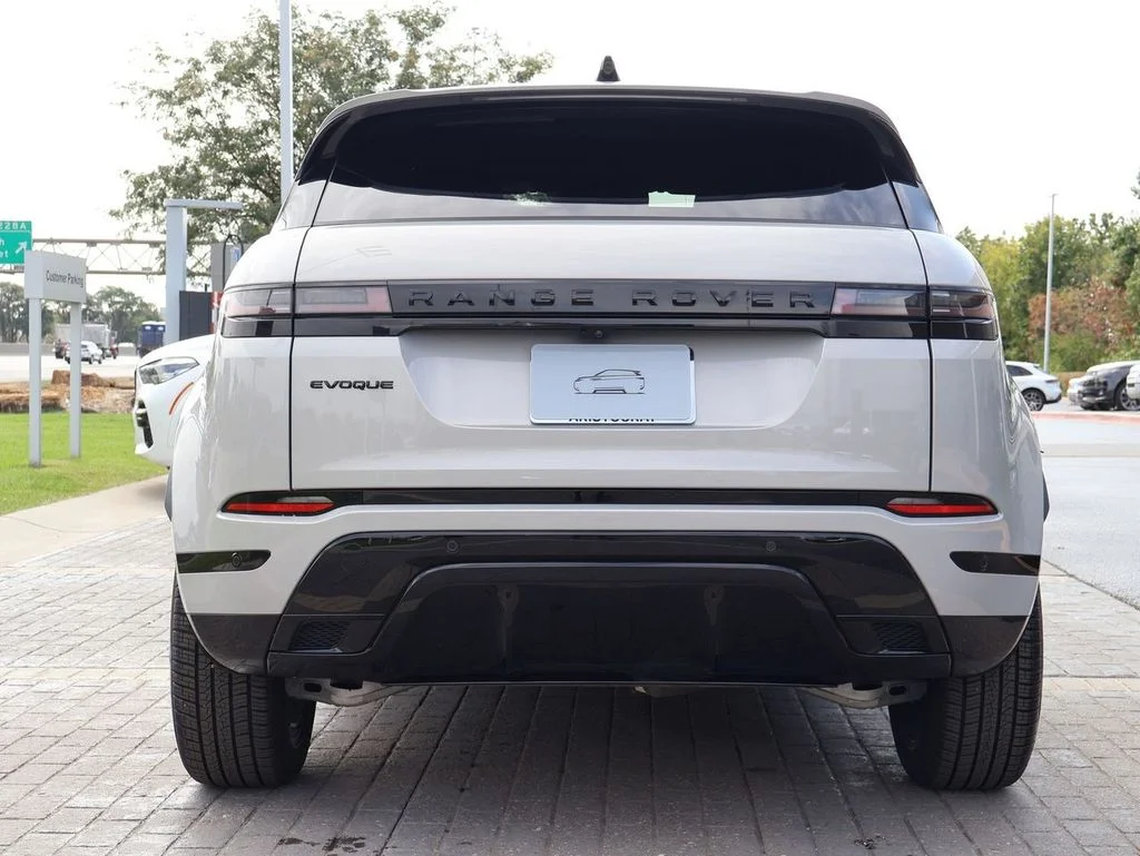 Certified Used 2026 Seoul Pearl Silver Metallic Land Rover Dynamic image 9