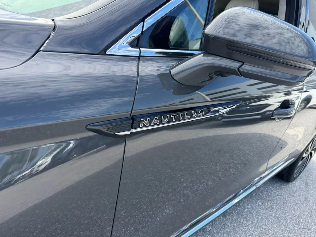Used 2023 Dark Gray Metallic Lincoln Black Label image 9