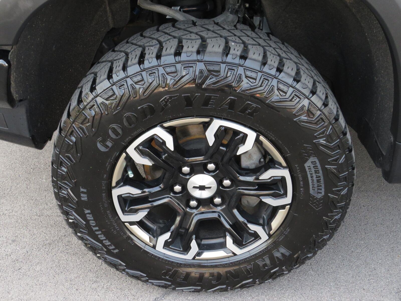 Used 2024 Slate Gray Metallic Chevrolet ZR2 image 20