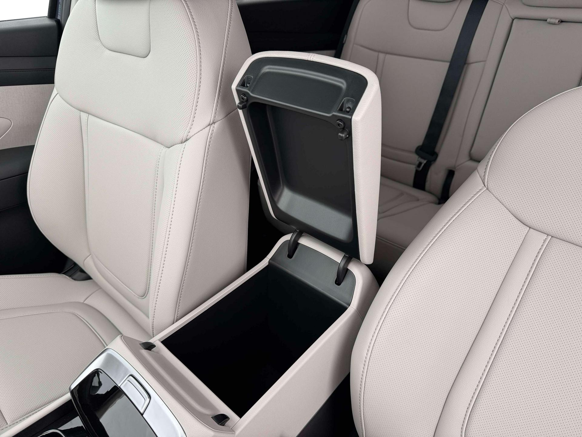 New 2026 Gray Hyundai SEL Premium image 18