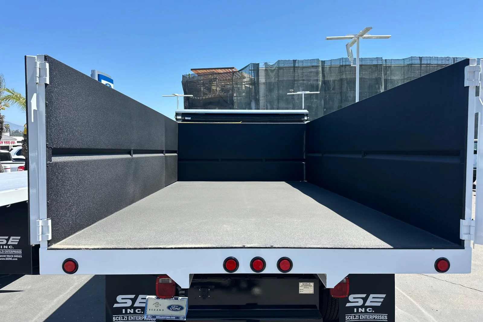 2025 Ford F-450 Super Duty Chassis Cab XL - Photo 27