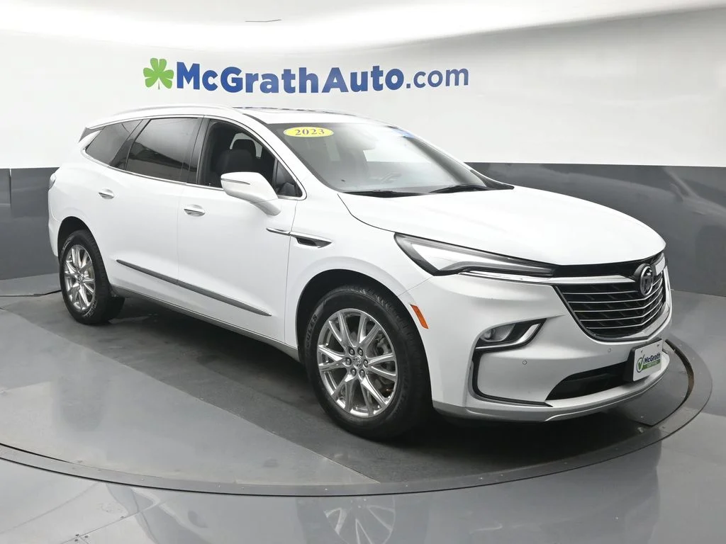 Used 2023 White Buick Essence image 2