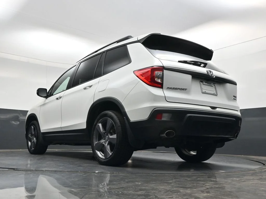 Used 2020 Platinum White Pearl Honda Touring image 46