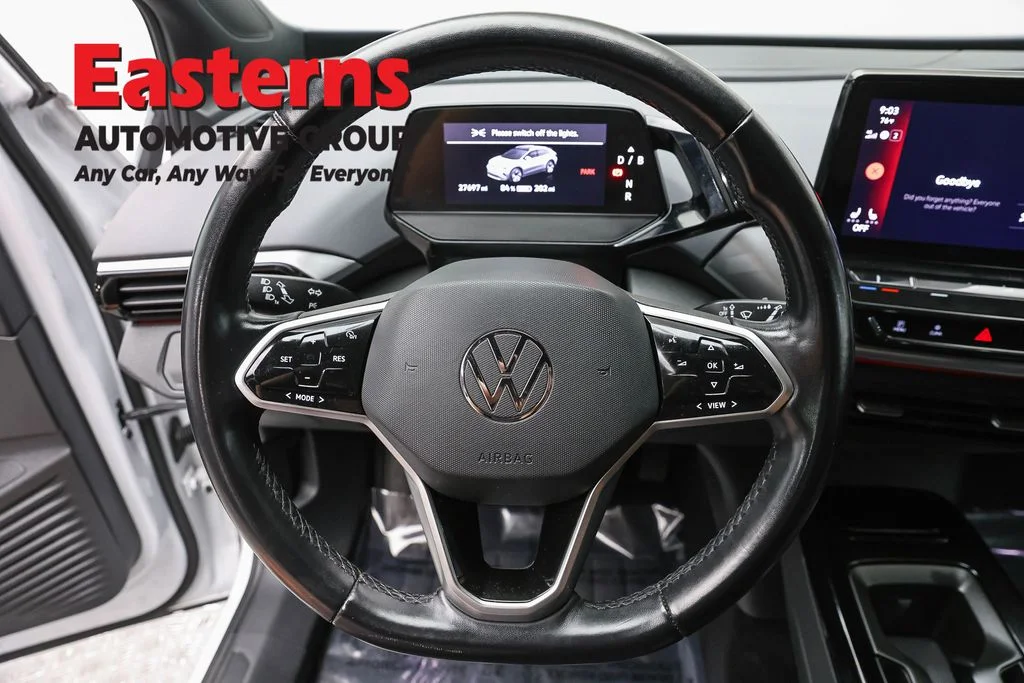 Used 2021 White Volkswagen Pro image 10
