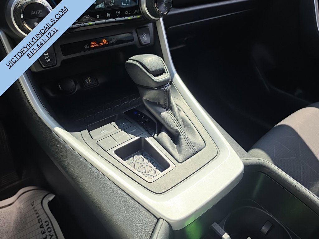 Used 2025 White Toyota XLE image 20