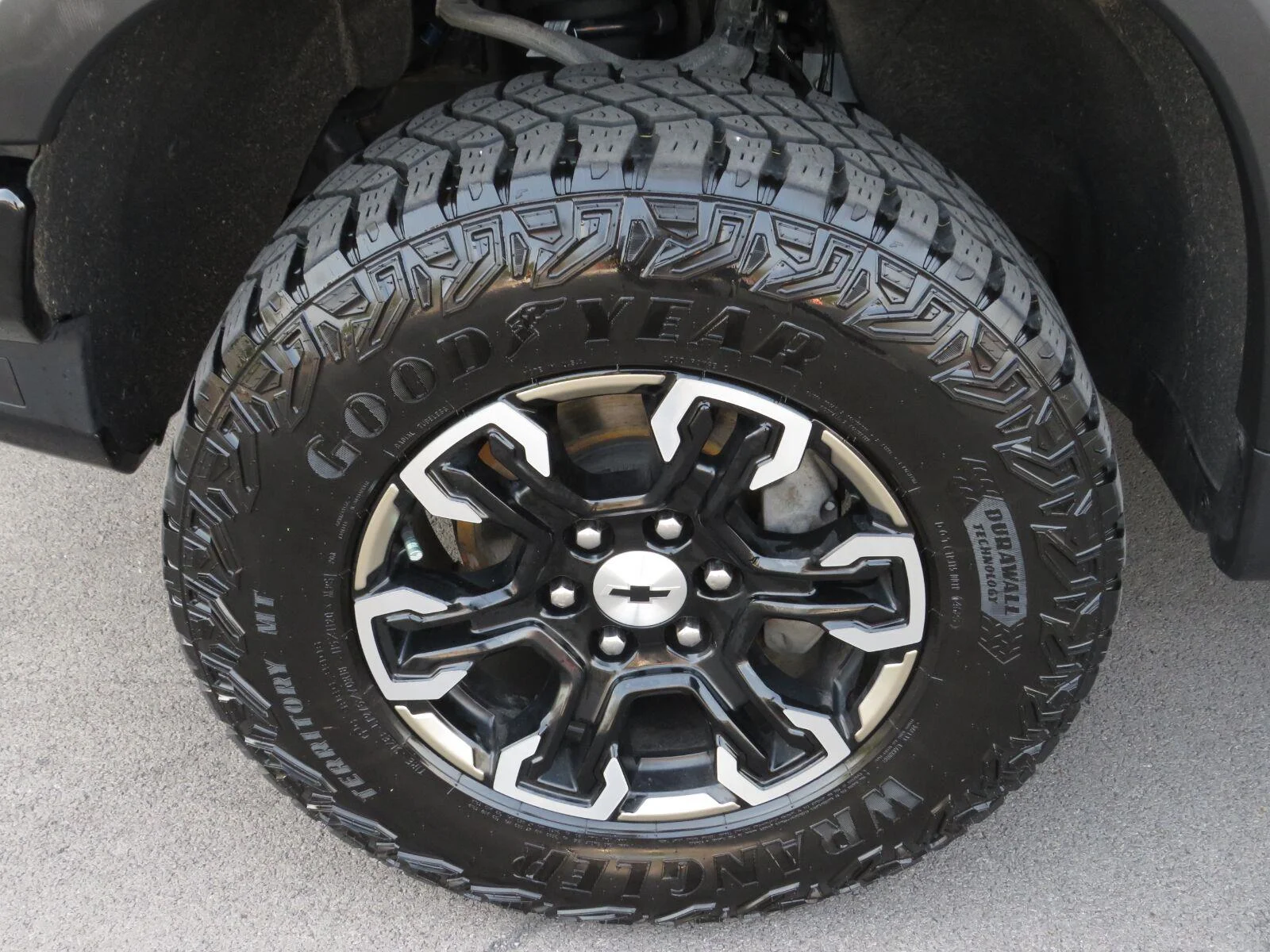 Used 2024 Slate Gray Metallic Chevrolet ZR2 image 20