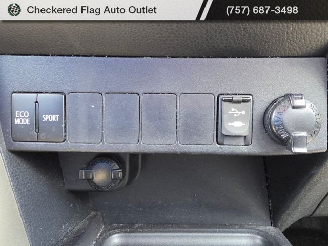 Used 2015 Magnetic Gray Metallic Toyota LE image 18