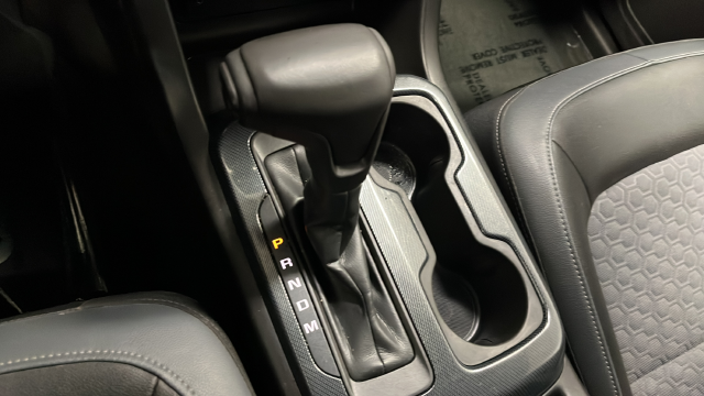 Used 2015 Black Chevrolet Z71 image 18