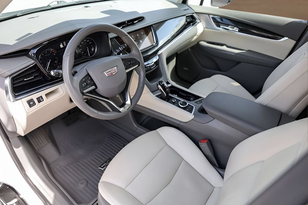 Used 2023 CRYSTAL WHITE TRICOAT Cadillac FWD Premium Luxury image 10