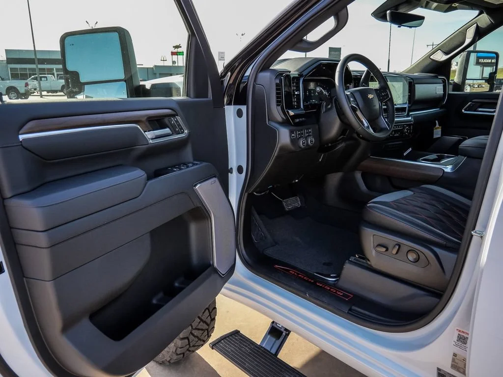2026 Chevrolet Silverado 3500 HD High Country - Photo 36