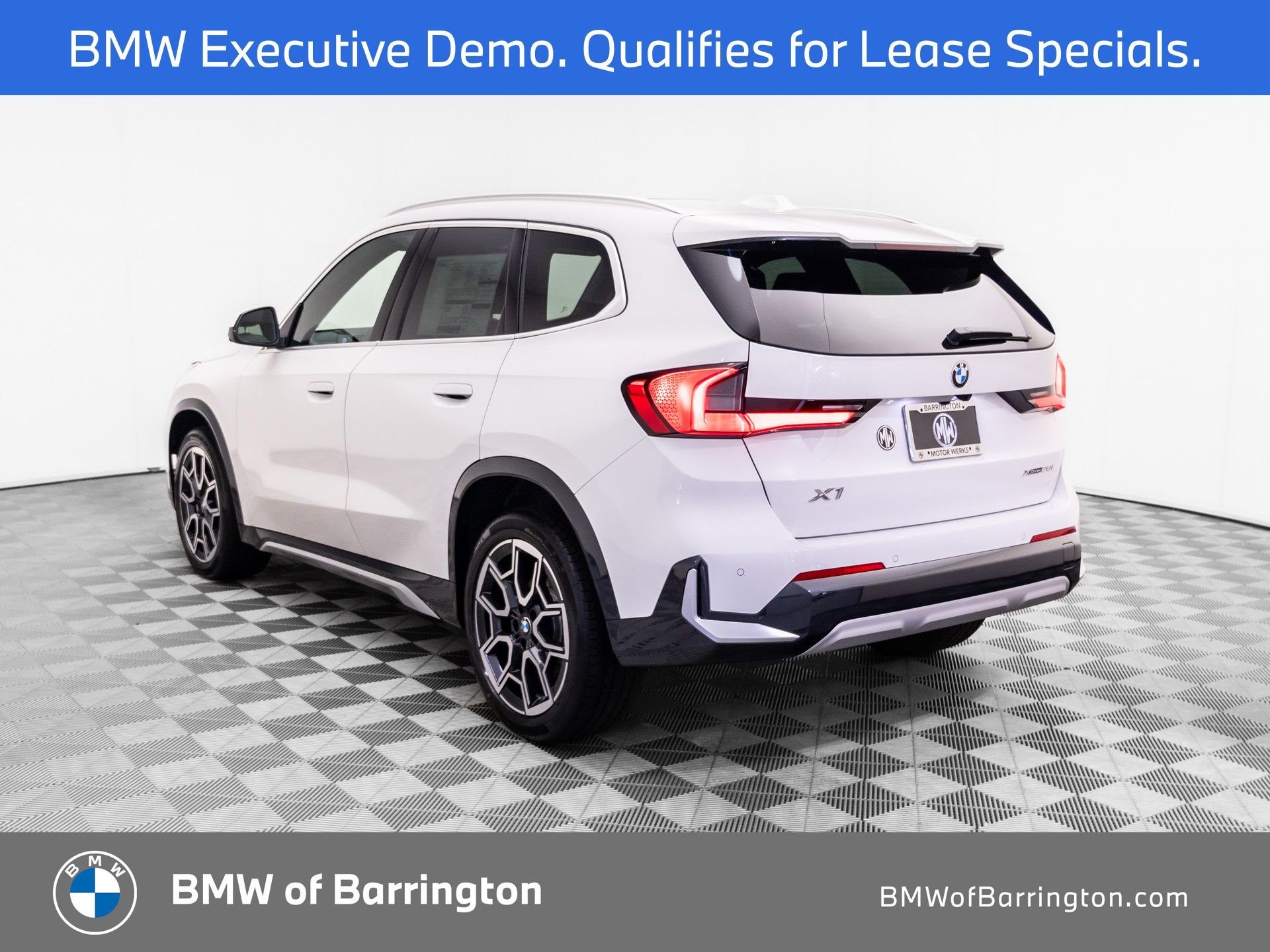 New 2026 Alpine White BMW xDrive28i image 3
