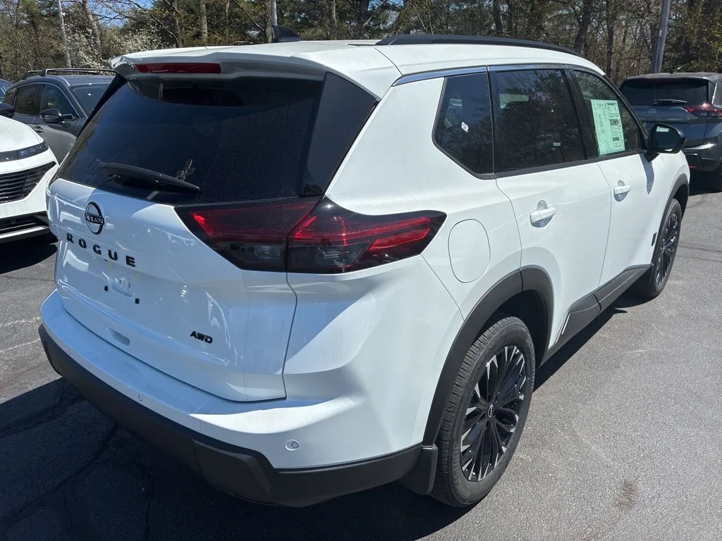 New 2026 Everest White Pearl TriCoat Nissan Dark Armor™ image 7