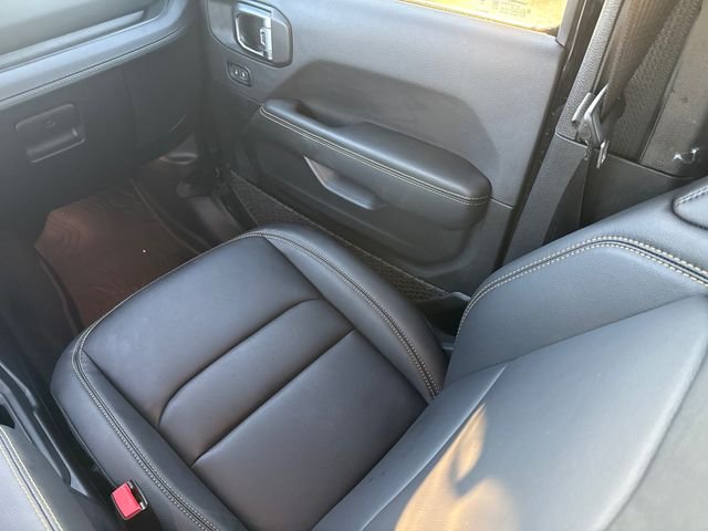 Used 2025 Black Jeep Texas Trail image 16