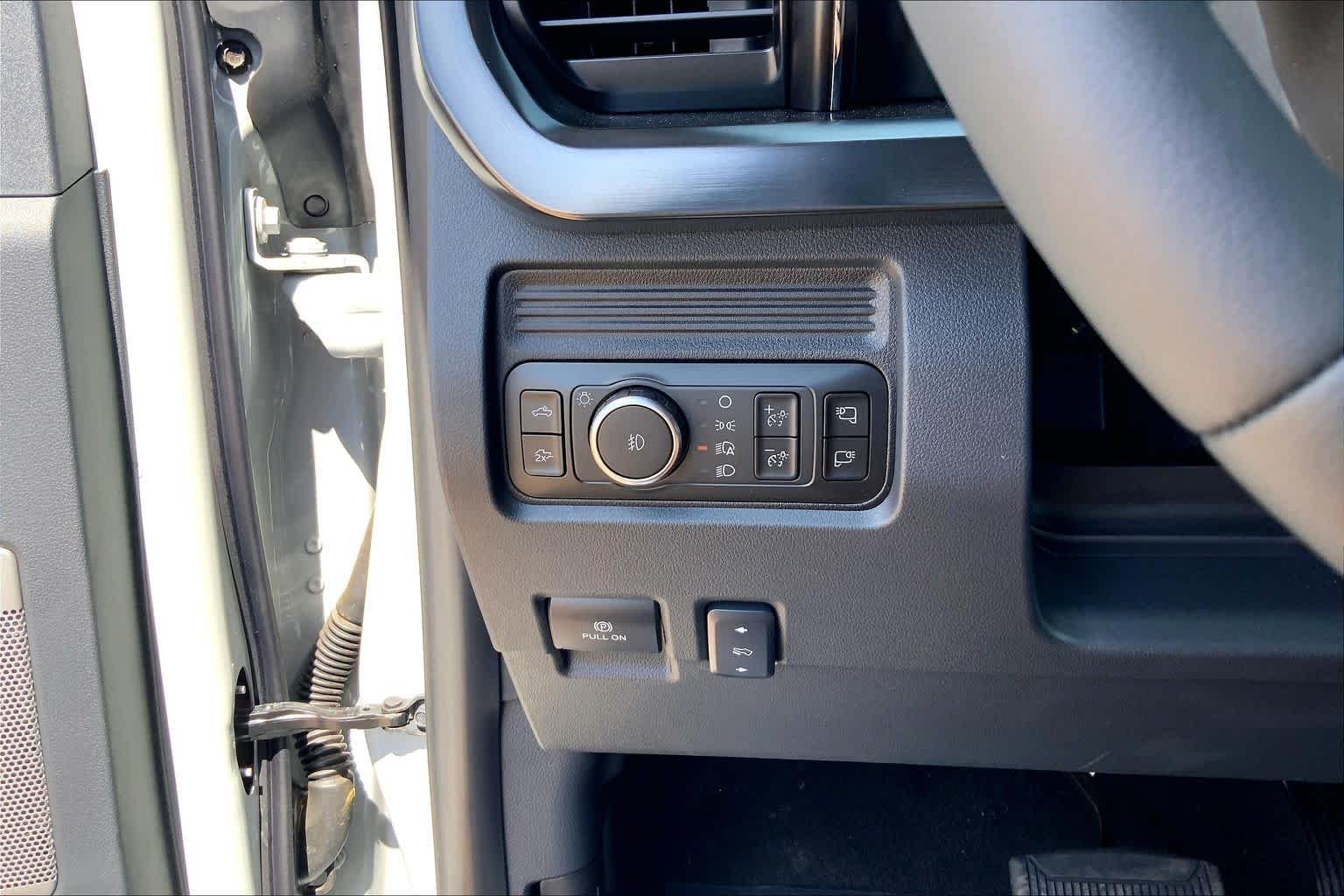 New 2026 Avalanche Ford F-350® Lariat® image 20