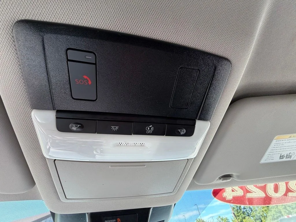 Used 2024 White Nissan SV image 19
