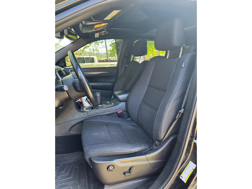 Used 2018 Diamond Black Jeep Upland image 4