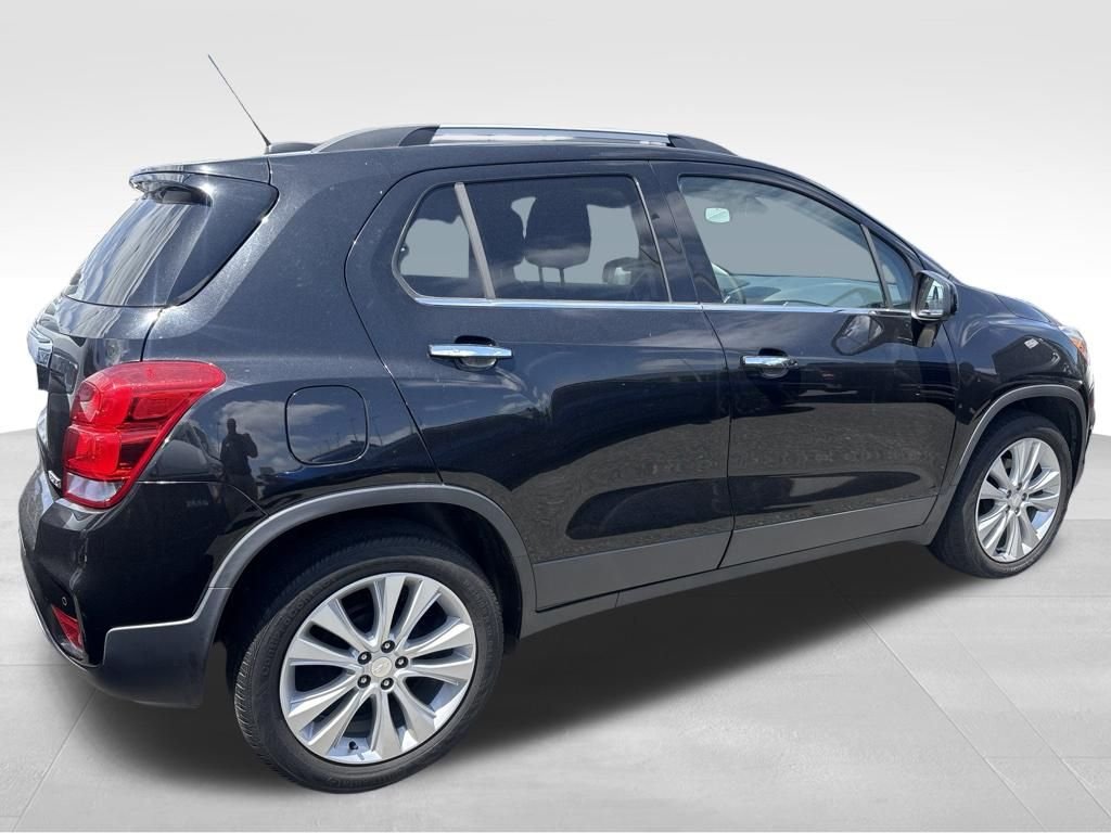 Used 2018 Black Chevrolet Premier image 10