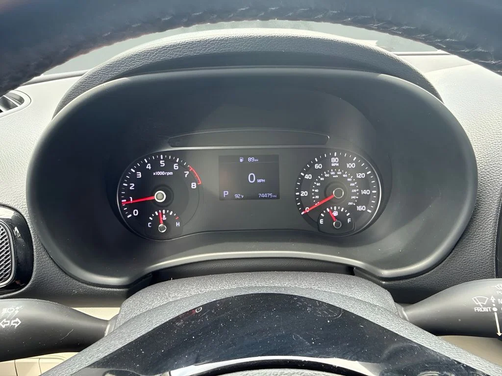 Used 2020 Green Kia EX image 23