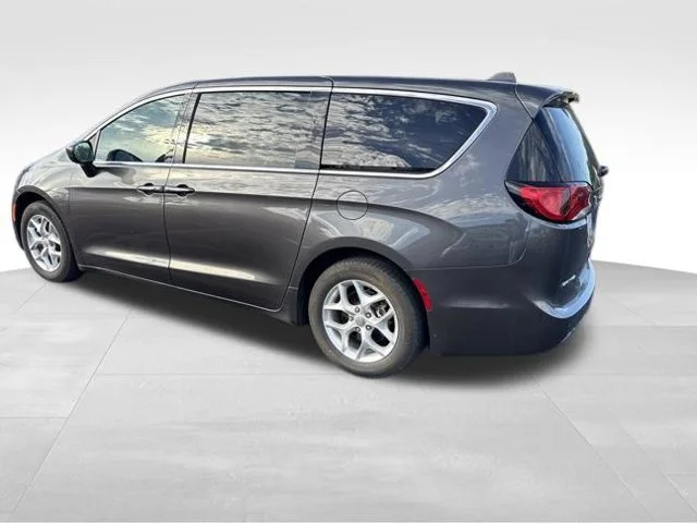 Used 2018 Gray Chrysler Touring Plus image 10