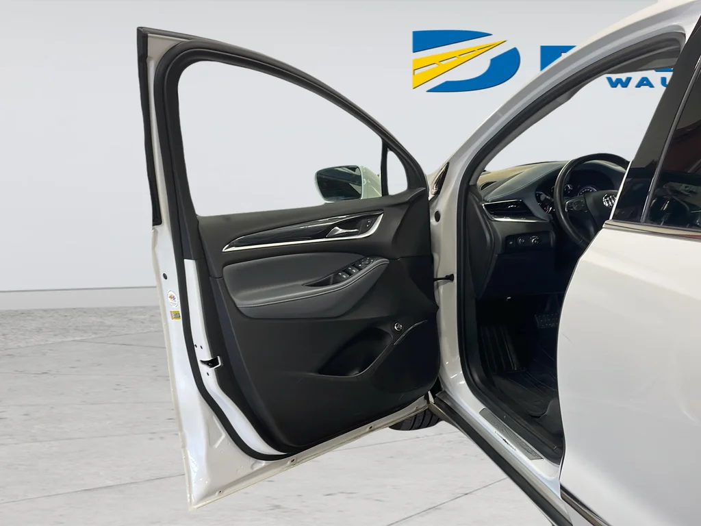 Used 2019 White Buick Essence image 33