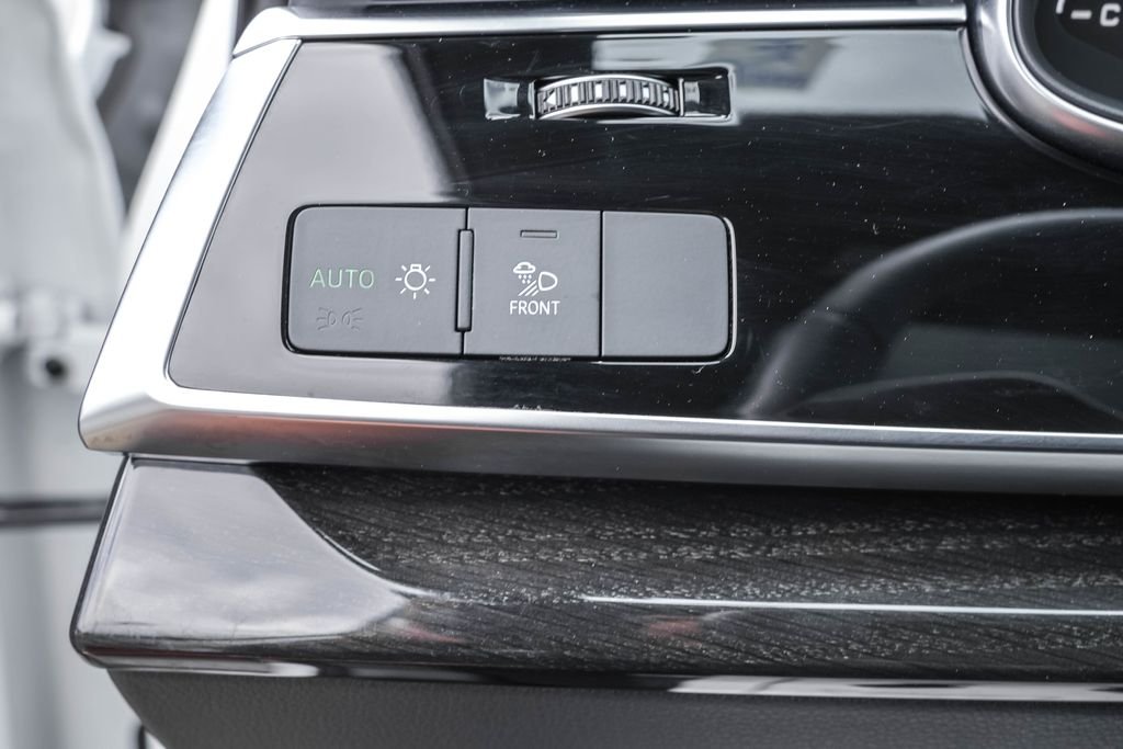 Used 2025 White Audi 55 Premium Plus image 16