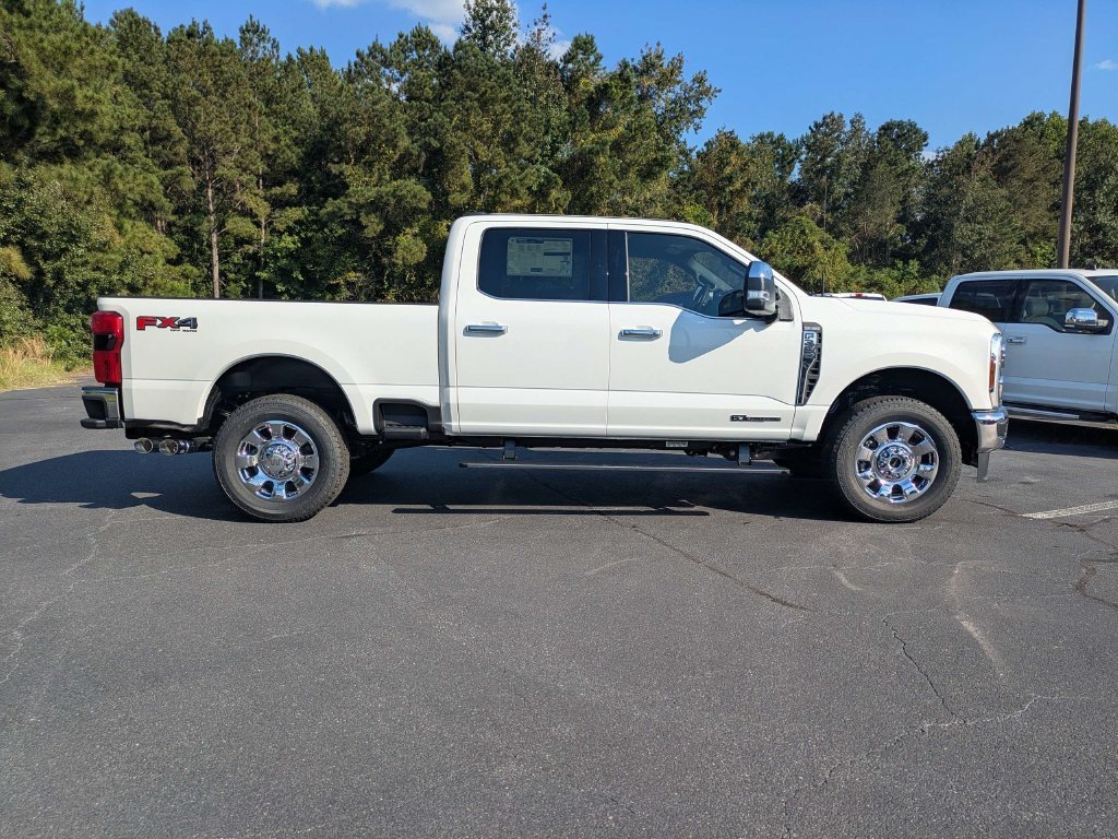New 2026 Star White Metallic Tri-Coat Ford F-350® King Ranch® image 25